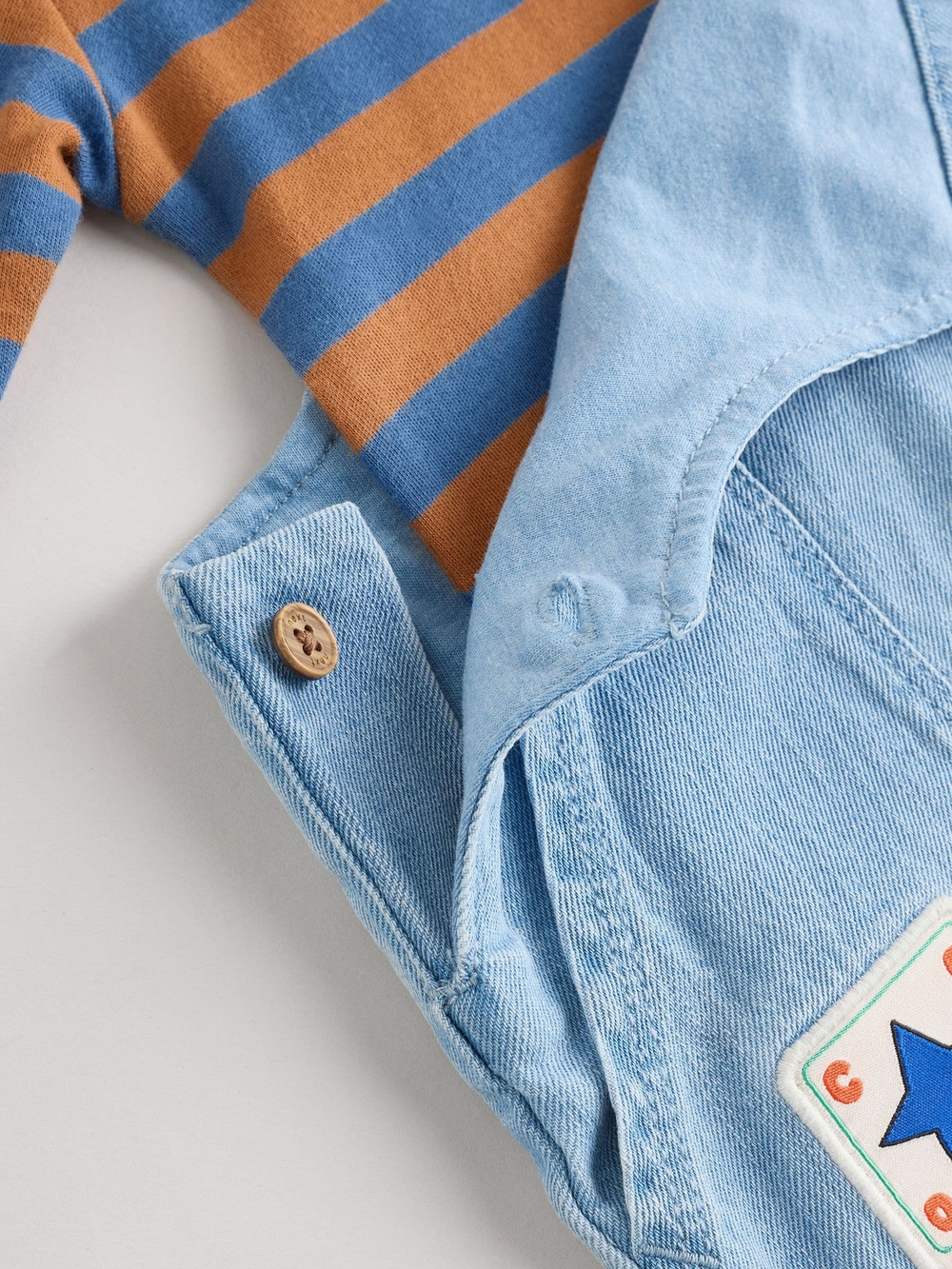 Джинсовый комбинезон и боди в комплекте для малышей Next N22-275, Синий, Оранжевый