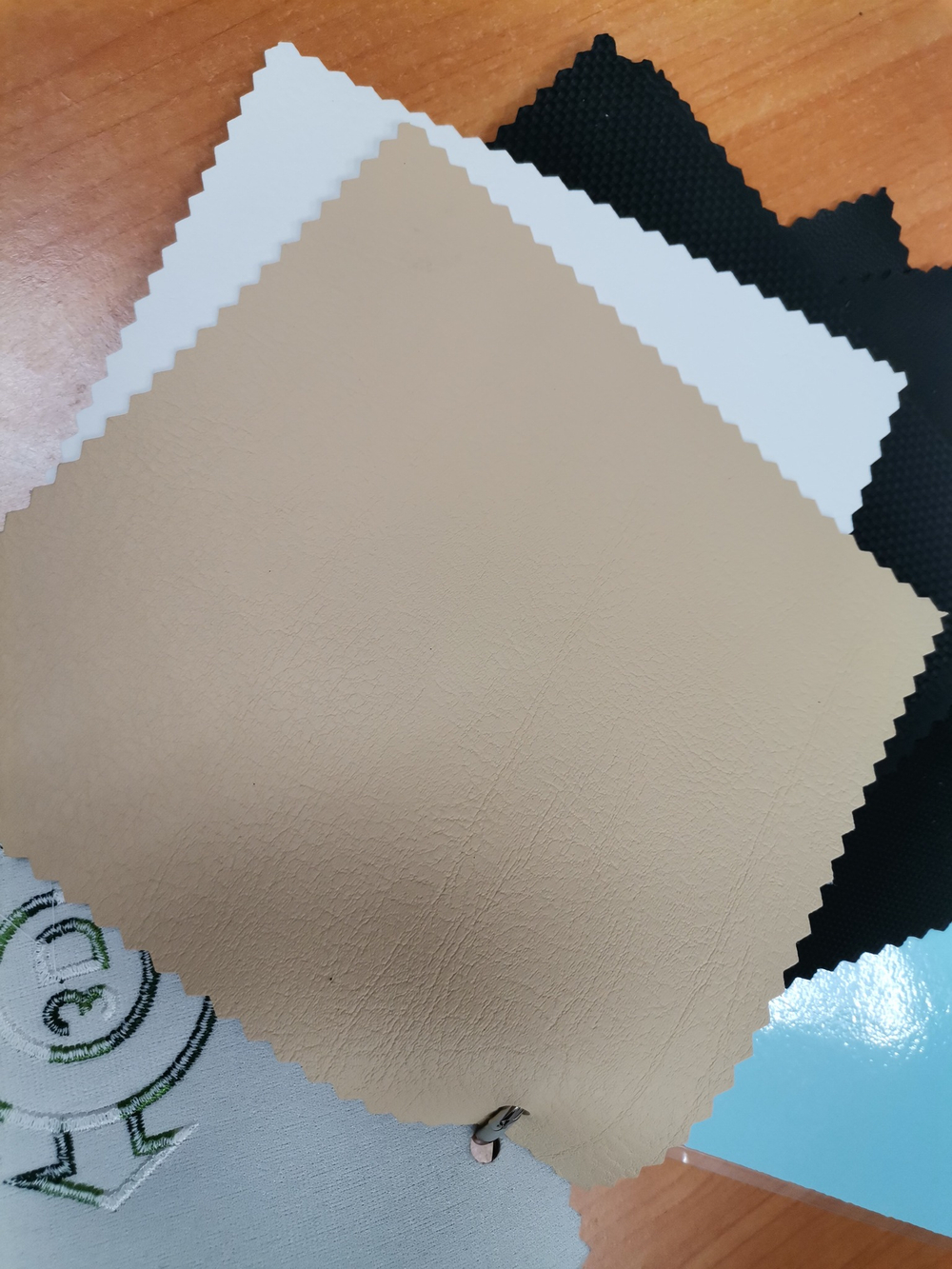 Искусственная кожа auto Bielastisch (Биэластик) 238-2438