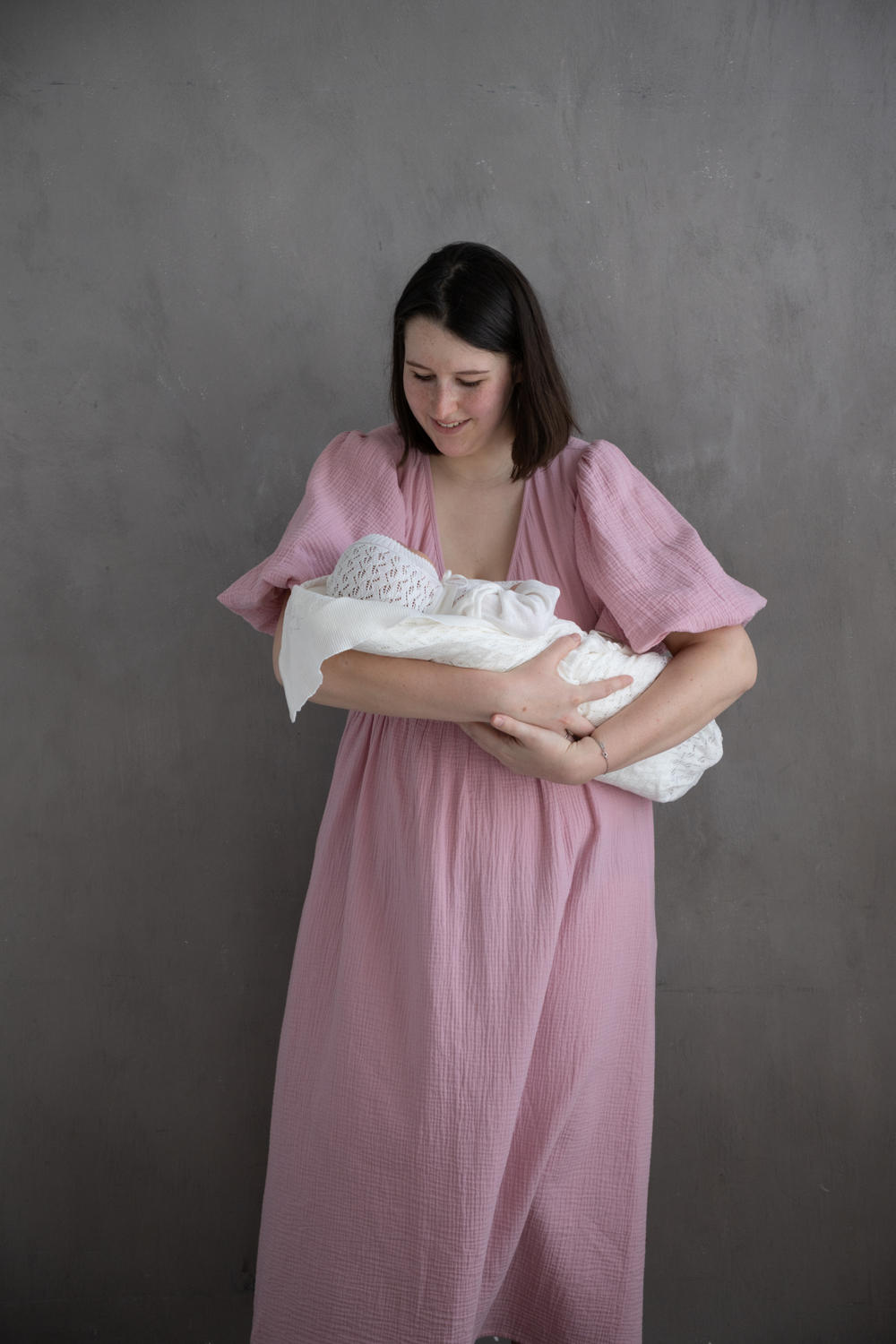 Комплект на выписку "Сакура" со слипом, Молочный