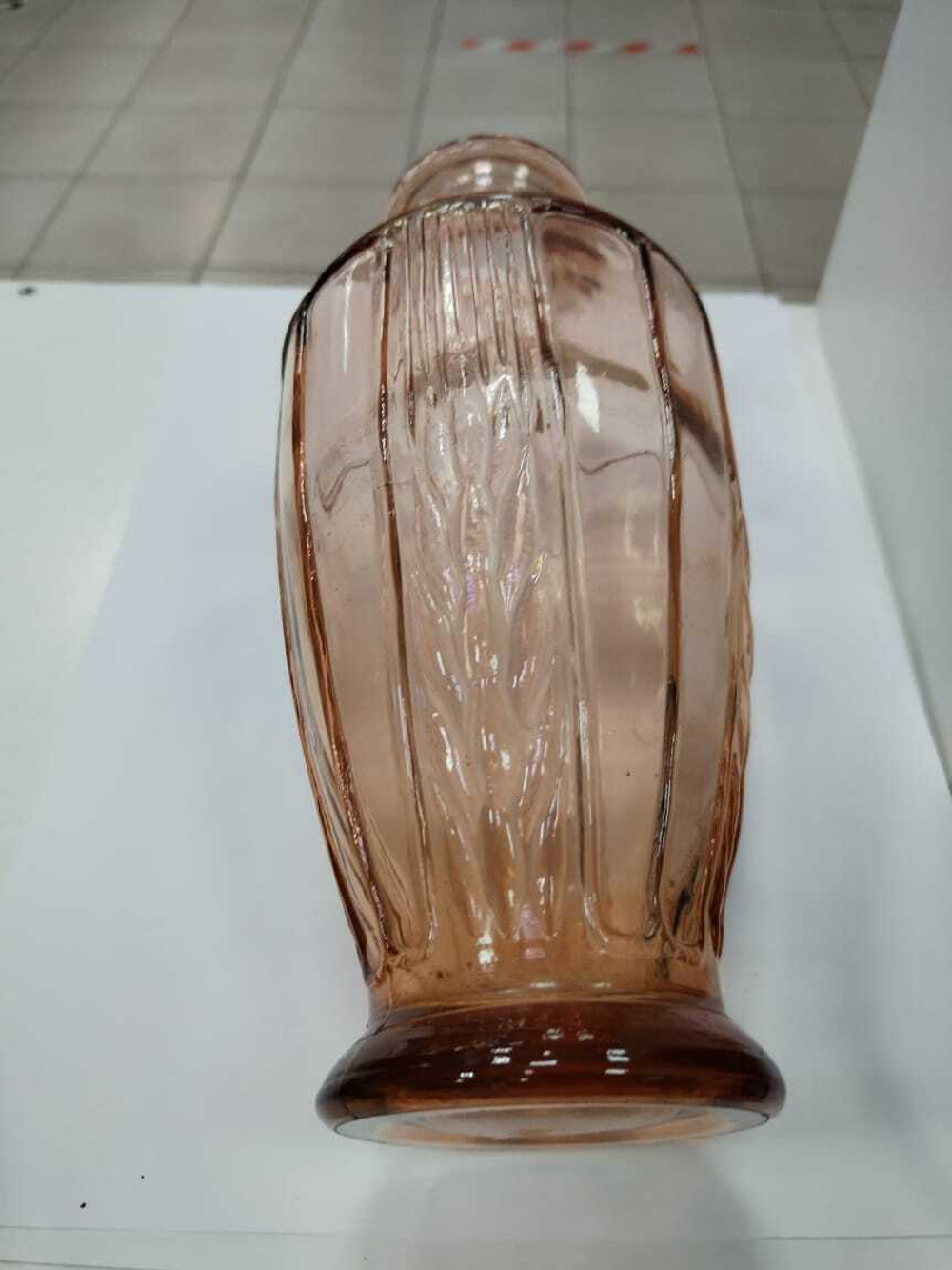 Ваза из марганцевого стекла. серия "Агитация" 1950-е г. с декором колоски.