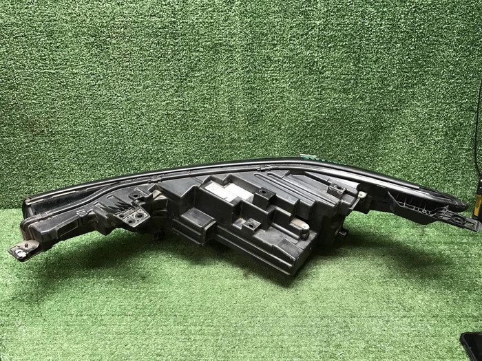 Фара правая Changan CS75PLUS (2021-2024) LED