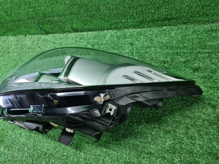 Фара левая Kia Quoris (2012-2018) LED