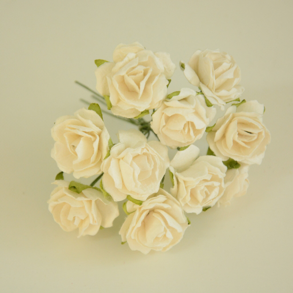 Роза открытая 2 см на ножке, цвет белый