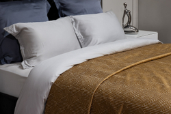 Покрывало 260х260 Garda Decor Gloss горчичное