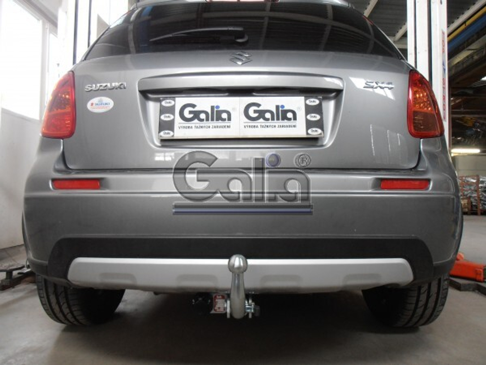 Фаркоп оцинкованный Galia F109A для Suzuki SX4 хетчбек 5 дверей 2006-2013 2WD/4WD, FIAT Sedici 2006-2014(паспорт и сертификат в комплекте)(без электрики)