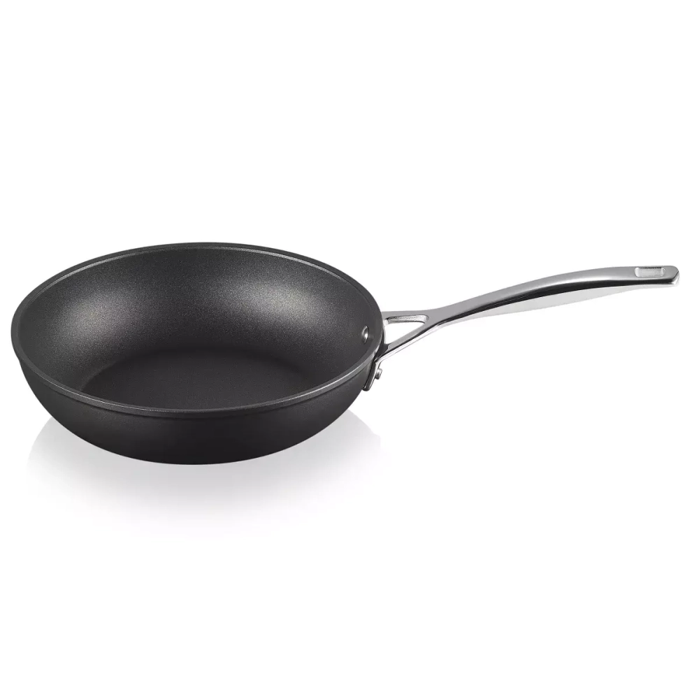 Le Creuset - Сковорода с антипригарным покрытием PRO глубиной 24см. / артикул   51101240010002  / GTIN 630870272995