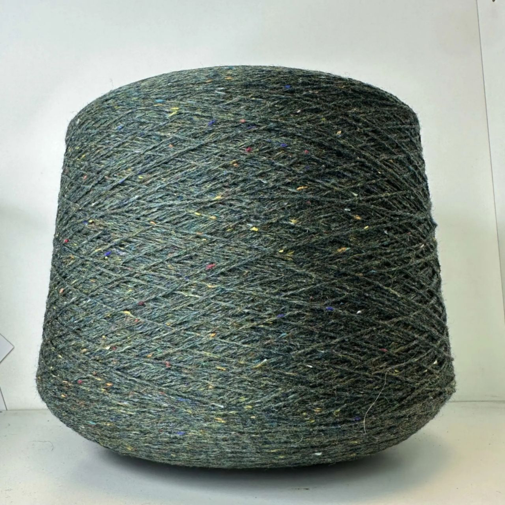 TWEED; 50% меринос, 50% п/а; 700м/100гр; Твидовая нить; цвет: темно-зелёный хаки; S718