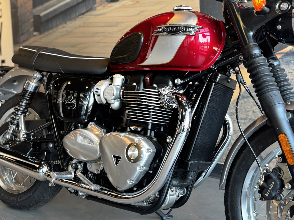 Triumph Boneville T120 Elvis Presley