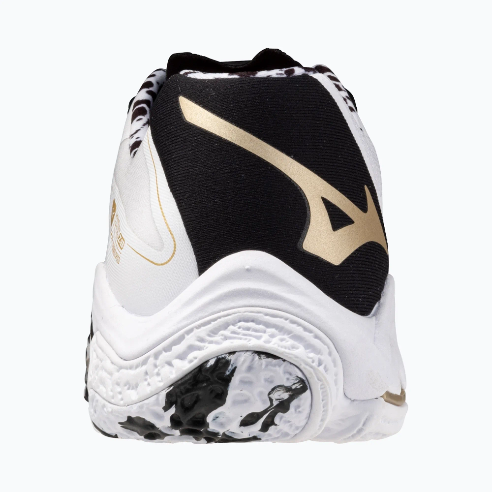 Кроссовки волейбольные Mizuno Wave Lightning Z8 white/black/ge gold