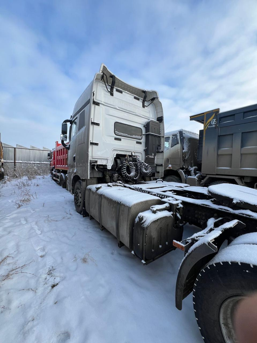 SANY D* 4x2 Седельный тягач D495AS (Дизельный, 12,1 л, 489 л.с., АТ)