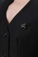 Брошь мини пчела с черными кристаллами, оттенок золото