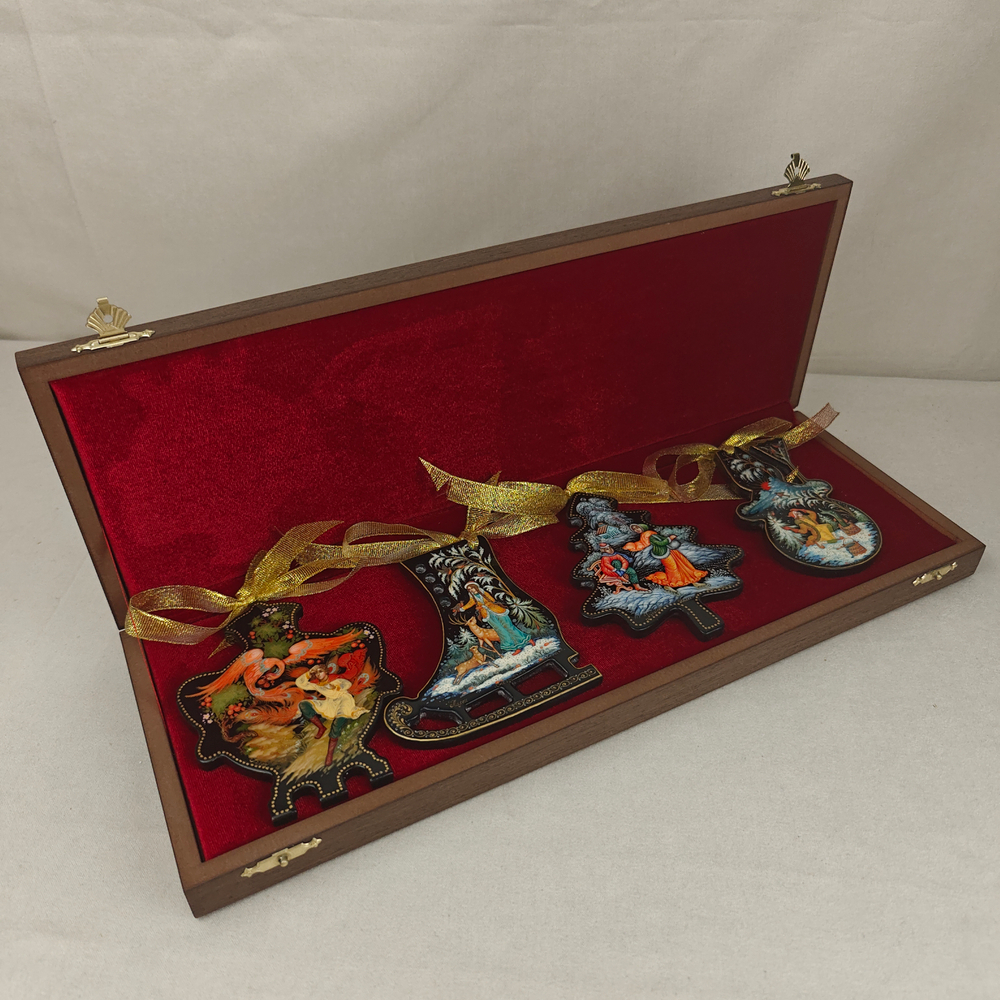 Набор из 4-х ёлочных игрушек "Русская зима" с росписью Палех