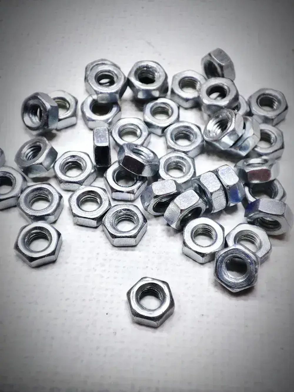 Гайка М3 шестигранная, стальная (оцинкованная) DIN934 - 50 штук (размер под ключ 5,5мм)