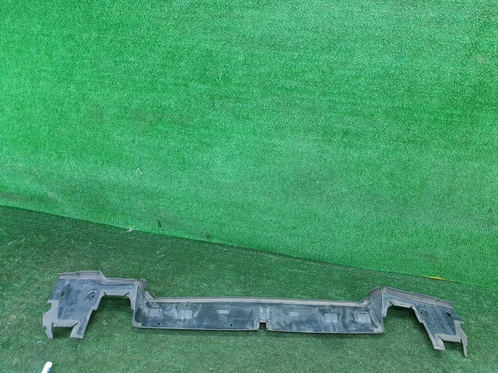 Воздуховод радиатора нижний BMW X3 G01 (2017-2021)