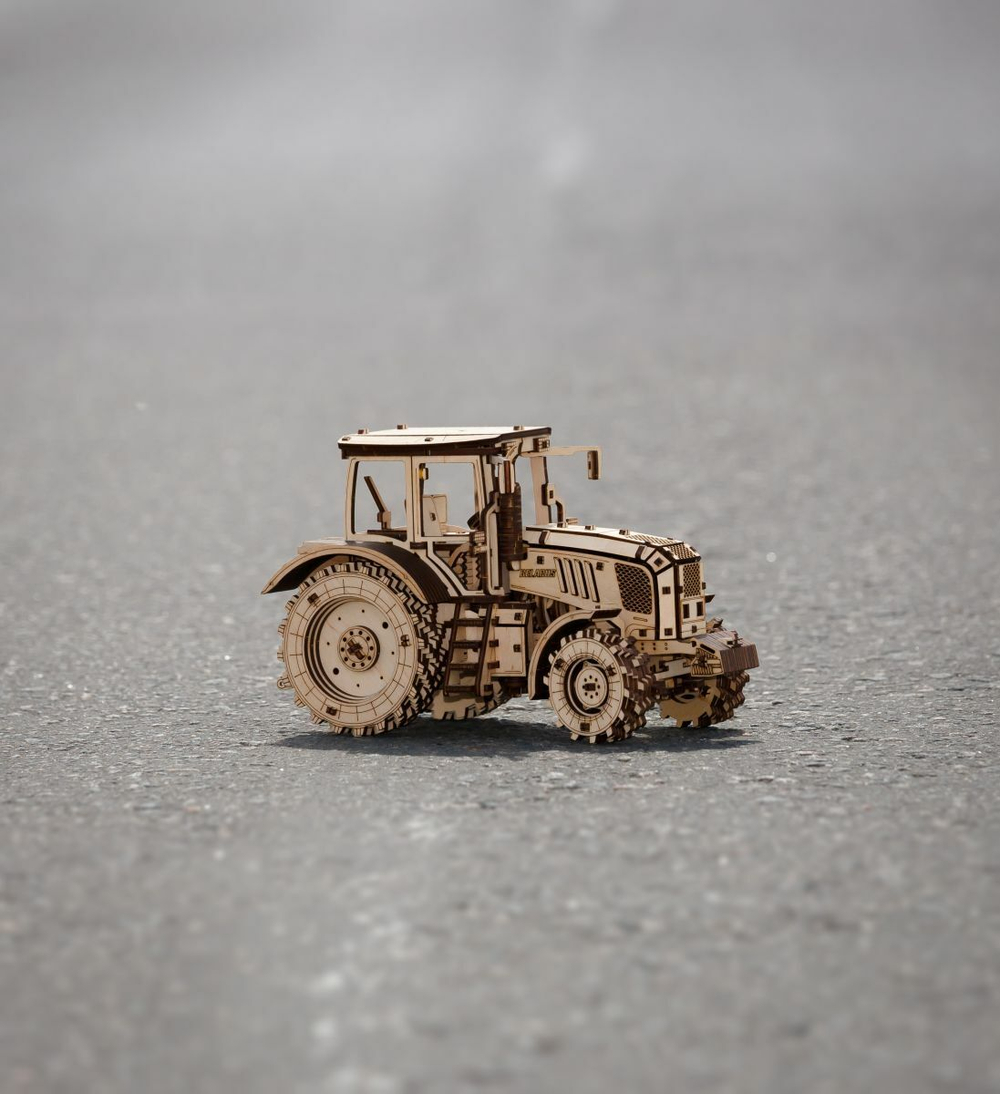 Трактор Беларус-2022 от EWA - Деревянный конструктор, сборная модель, механический 3D пазл