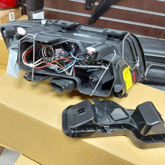 Передние фары Audi A6 C5 angel eyes chrome