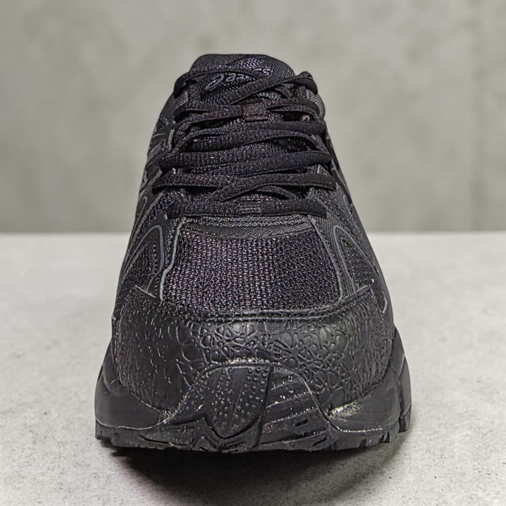 Asics Gel-Kahana 8 • Black