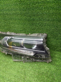 Стекло фары правое Toyota Land Cruiser Prado 150 (2017-н.в.)