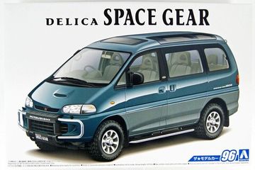 Сборная модель 1/24 Aoshima Mitsubishi Delica PE8W Space Gear '96