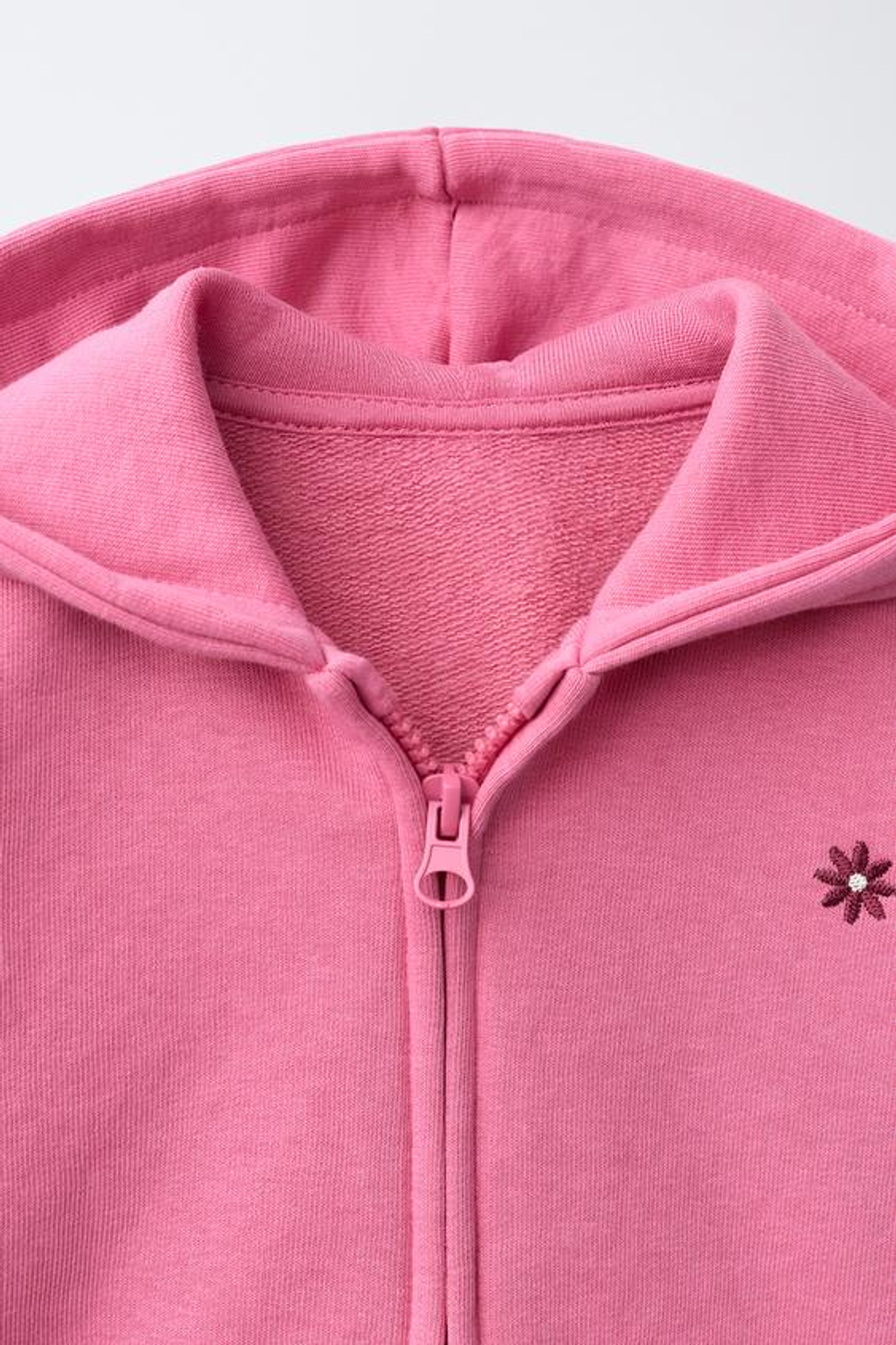 ZARA ХУДИ НА МОЛНИИ С ВЫШИВКОЙ, ЦВЕТ РОЗОВГО МЕЛА