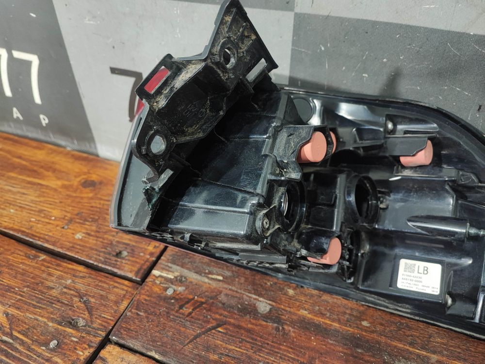 Фонарь задний левый Toyota RAV4 V (XA50) 18-нв Б/У Оригинал 8156042230