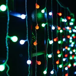 ULD-E2405-100-DTA MULTI IP20 RAINBOW Занавес светодиодный фигурный с контроллером Радуга. 16 нитей. 100 светодиодов. Размер 2.5х0.5м. Цвет свечения разноцветный. IP20. Провод прозрачный. Упаковка картон.