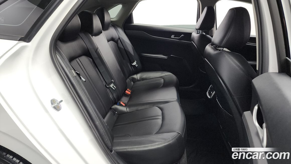 Kia K5 (Optima) 3 Generation 2.0 (08.2022)