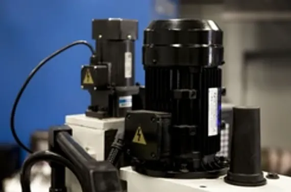 Широкоуниверсальный фрезерный станок STALEX MUF1600 Servo