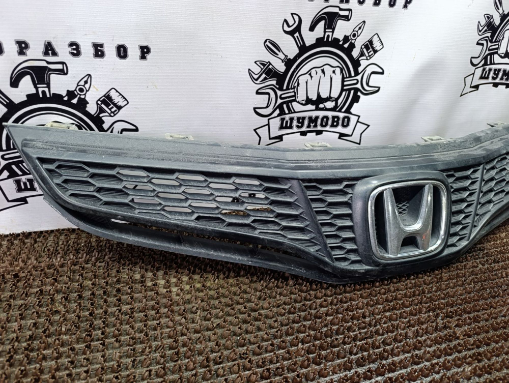 Решетка радиатора Honda Fit, II 2010 с пробегом