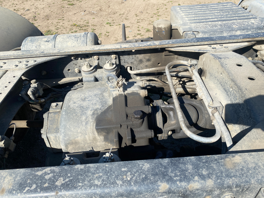 FAW J6 6x6 Седельный тягач CA3250P66K24L1TE5 (Дизельный, 11.1 л, 420 л.с. МТ)