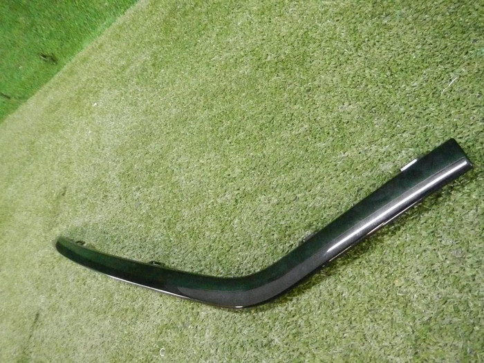 Молдинг перед. бампера Mercedes GLS x167 19-23 AMG