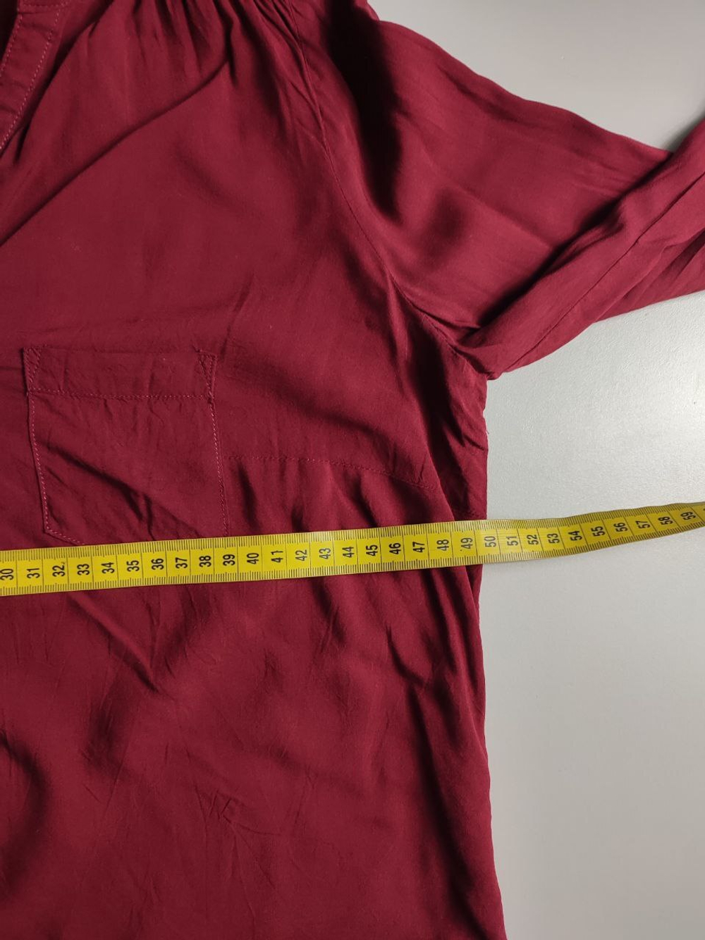 Блузка Camaïeu модного оттенка, визуально на 44 размер