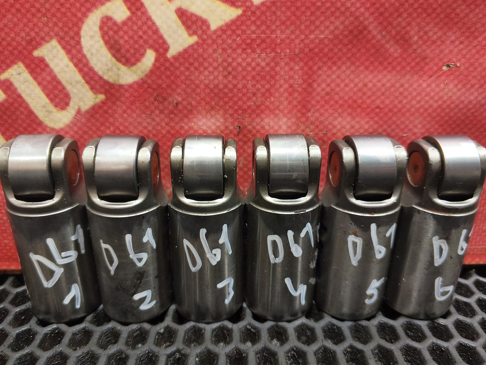 Комплект толкателей впускного клапана