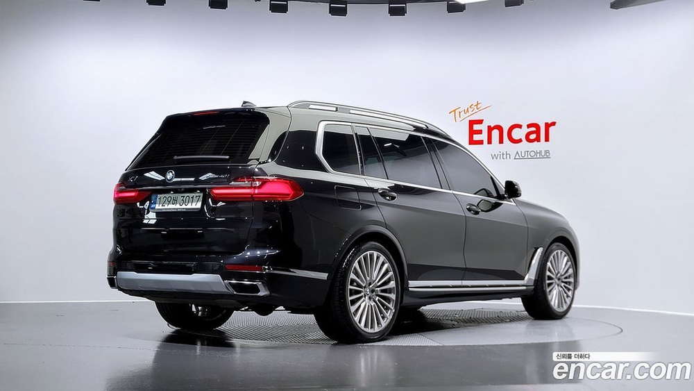 BMW X7 (G07) xDrive 40i Design Pure Excellence 6-и местный (05.2021)