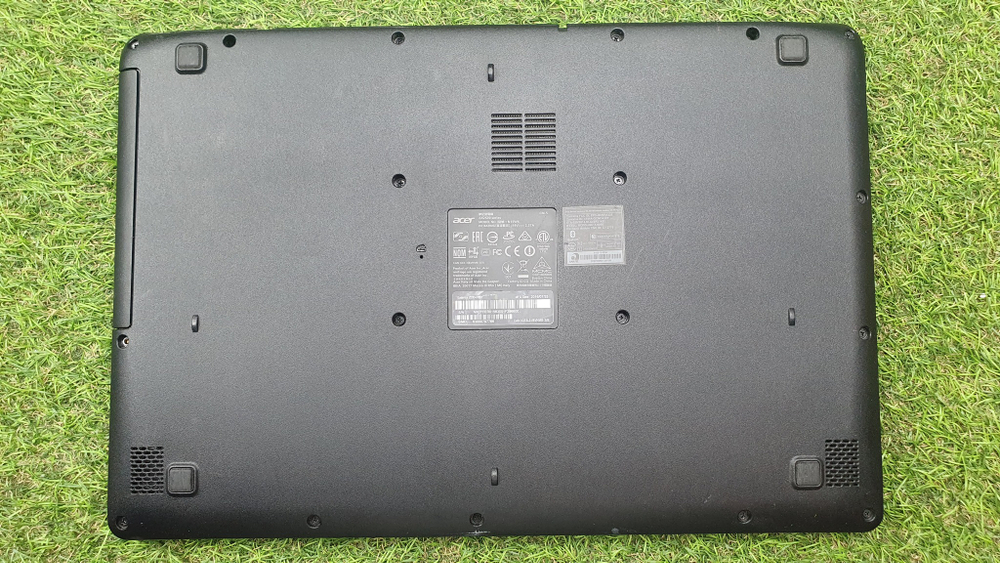 15.6" Ноутбук Acer Extensa EX2530 1366x768, Pentium 3558U 1.70 GHz, 4 Gb