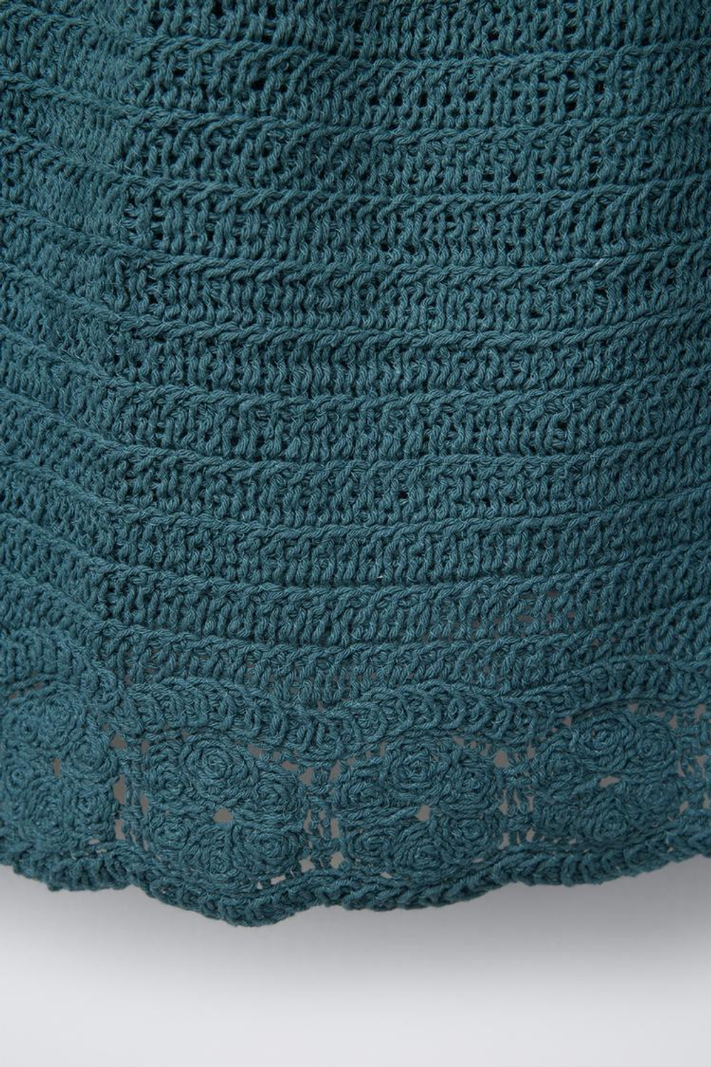 ZARA ЮБКА ИЗ КРУЖЕВА КРОШЕ С ЦВЕТОЧНЫМ УЗОРОМ, УТИНО-СИНИЙ