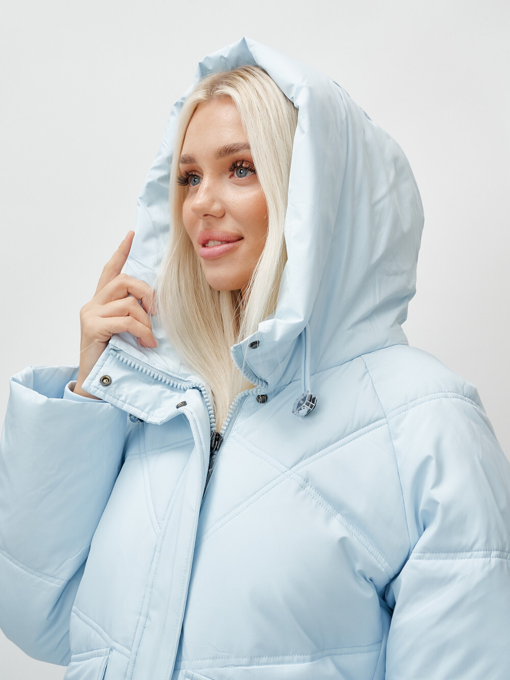 Пальто летучая мышь женское с капюшоном зимнее голубого цвета 9618Gl