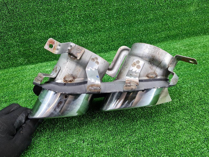 Насадка глушителя левая Geely Tugella (2022-2024)