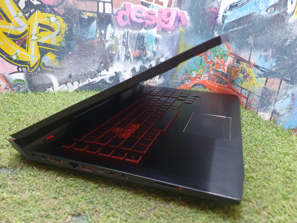 игровой HP i5-7/16Gb/GTX 1050 4Gb/FHD/Omen 17-an063ur 2ym80ea