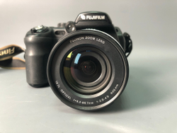 Fujifilm FinePix S9500, маленькая полоса на фотографиях.