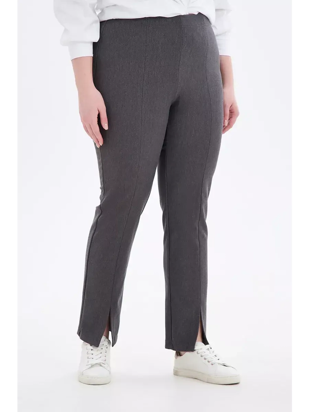 Брюки в офис с разрезом