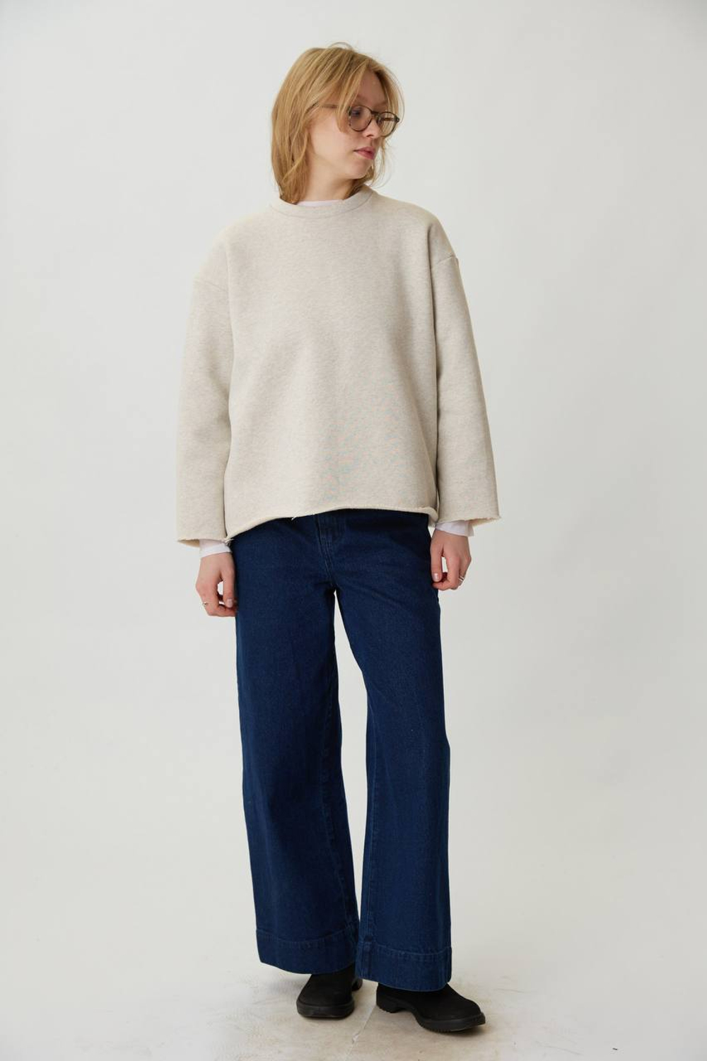 Объемный топ из серого футера