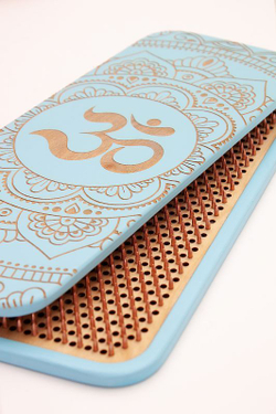 Доска садху Ом большой алюминиевые гвозди