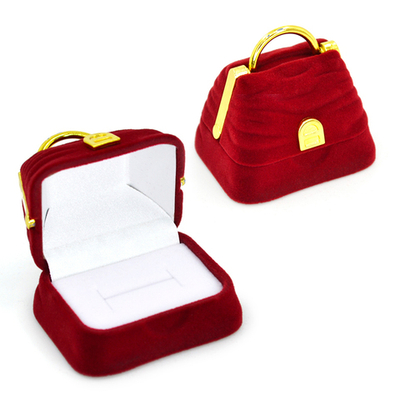 Футляр сумочка треугольная, серия "Романтика"