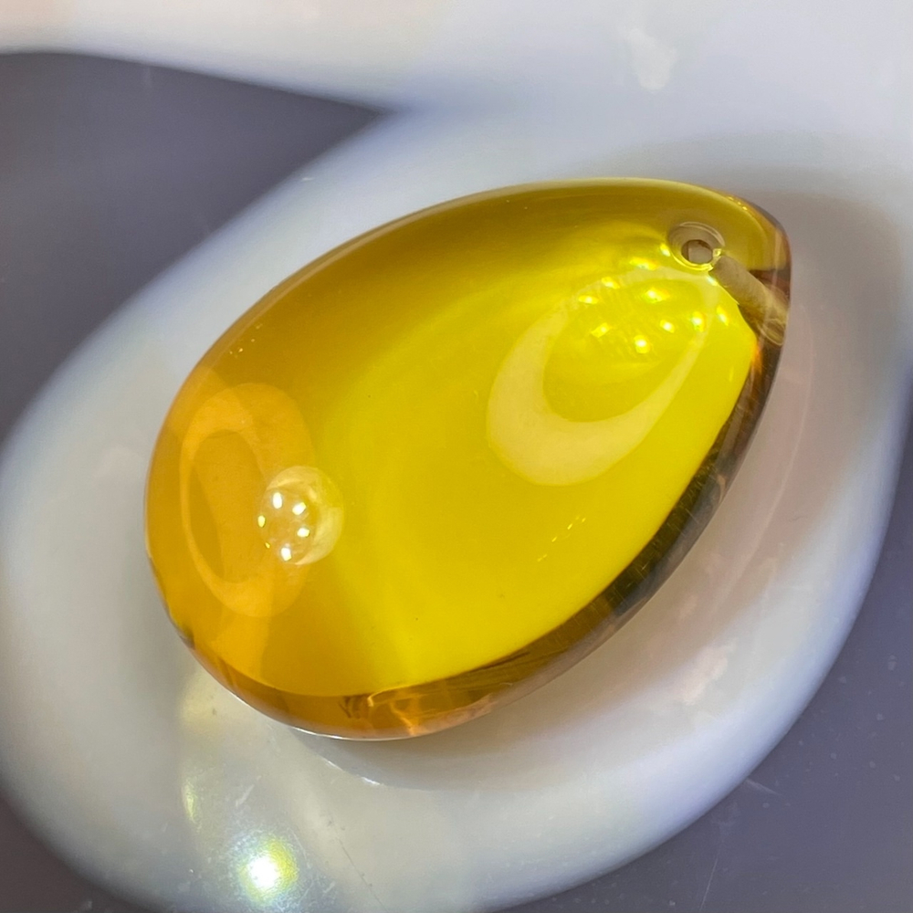 50570  Янтарь Кулон  объёмный 23*33мм