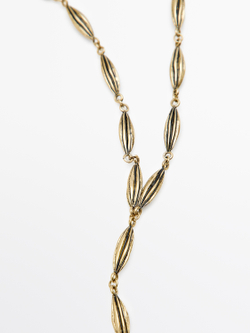 Massimo Dutti Длинное ожерелье с деталями в форме зерен какао, золотистый
