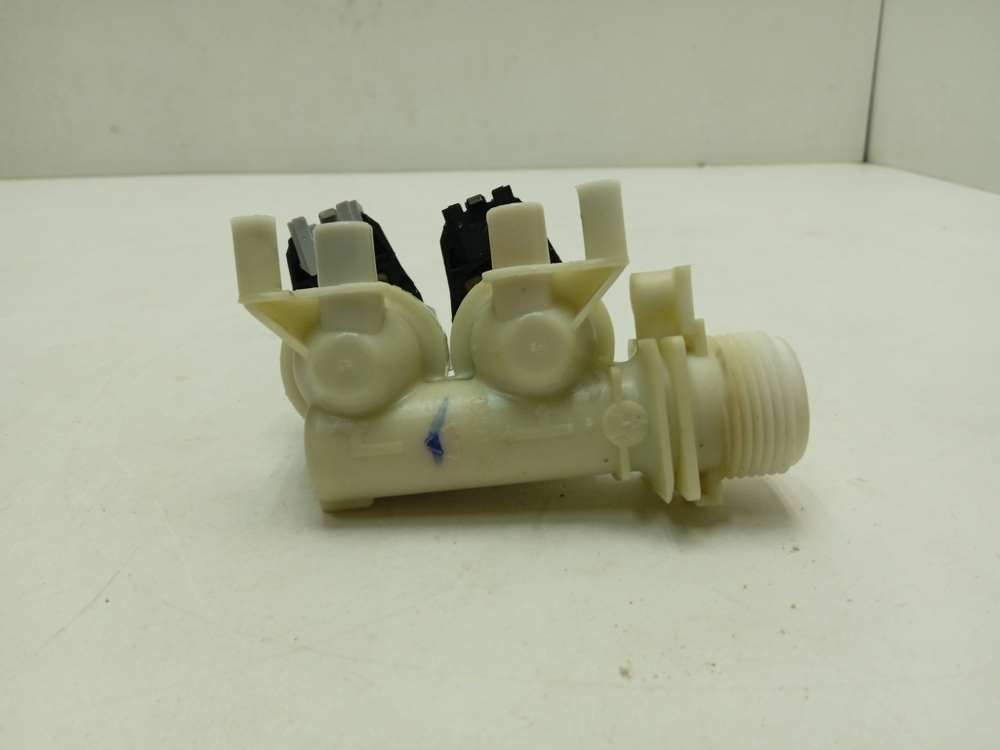 RST602 кт158 Клапан подачи воды для стиральной машины Hotpoint-Ariston RST602 б/у