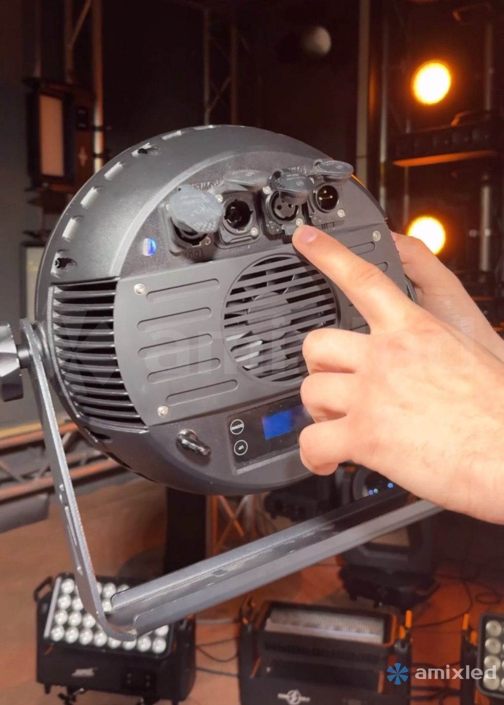 Световой прибор Amixled GOLDEN RETRO BLINDER IP65