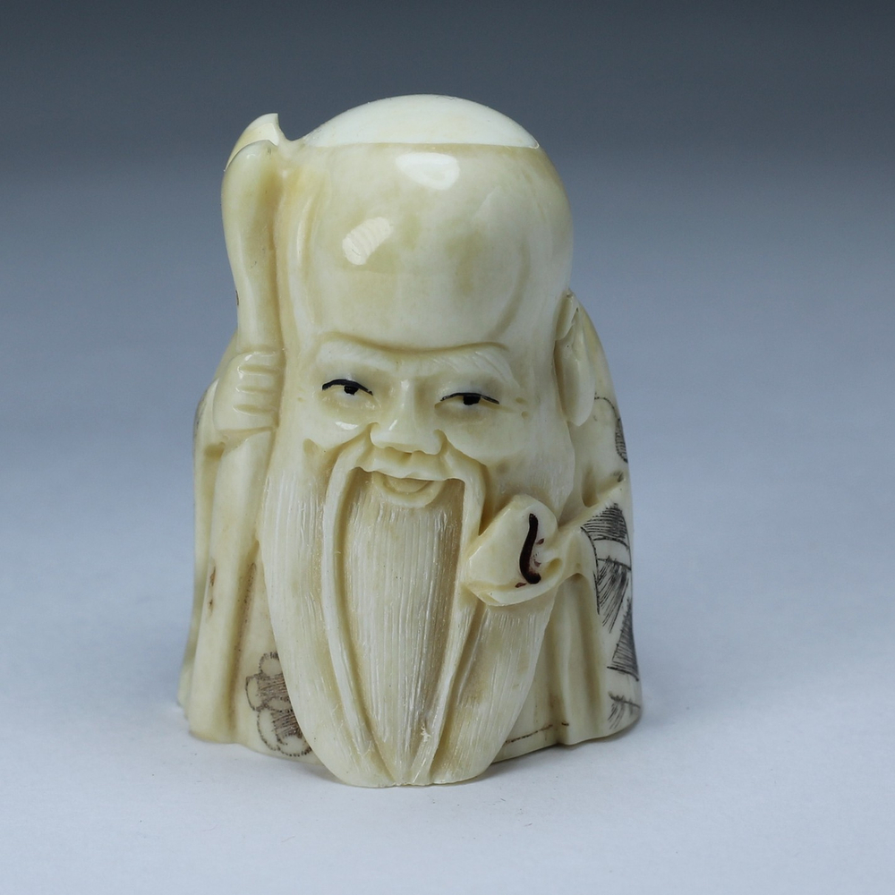 Нэцкэ Шоусин с посохом и персиком