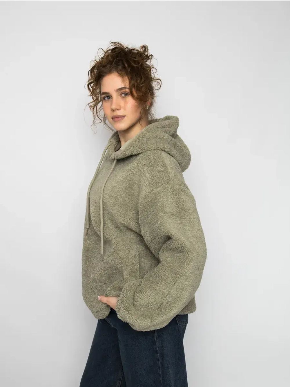 Толстовка плюшевая с капюшоном